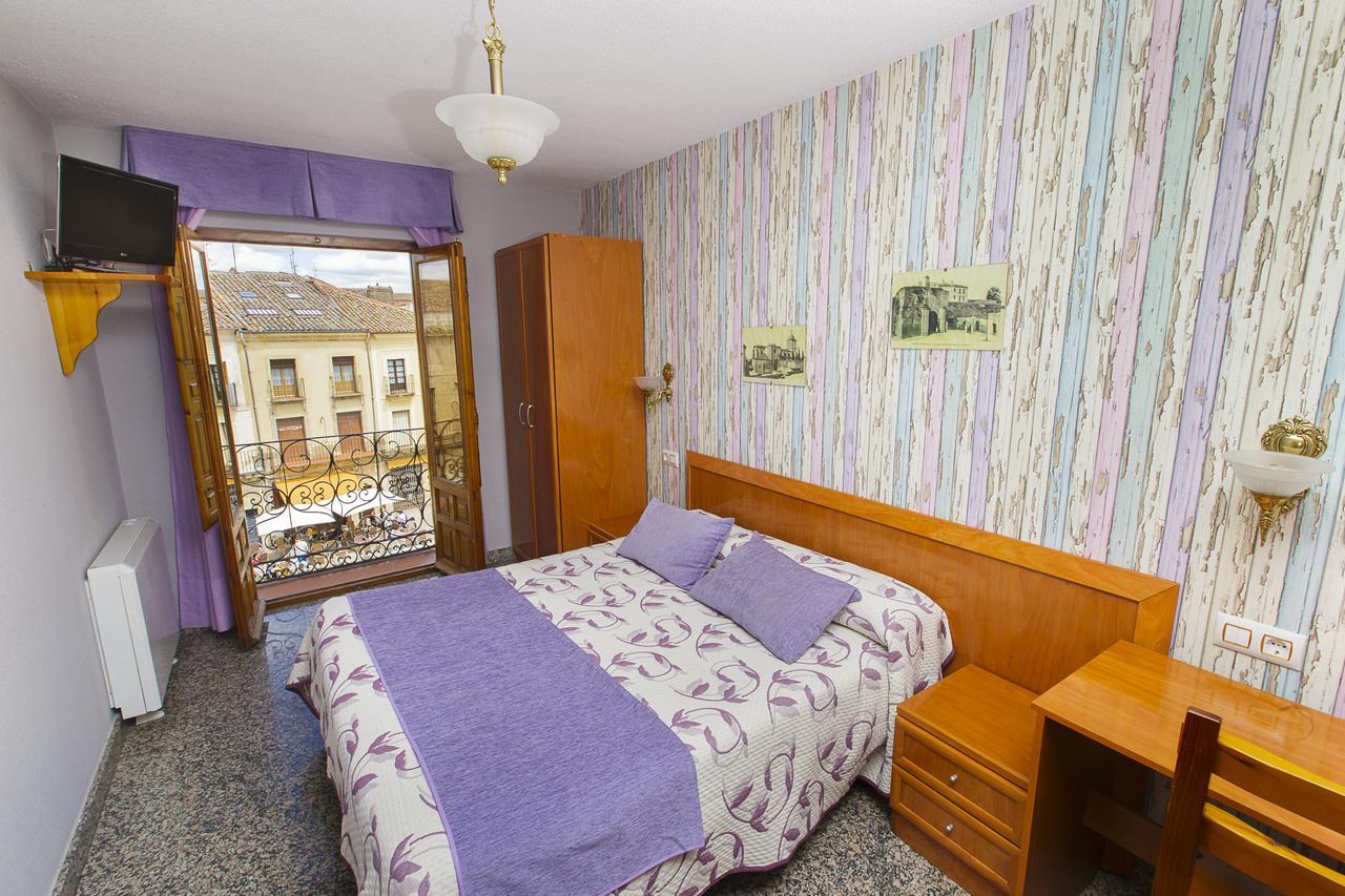 Hostal Plaza Ciudad-Rodrigo Екстериор снимка