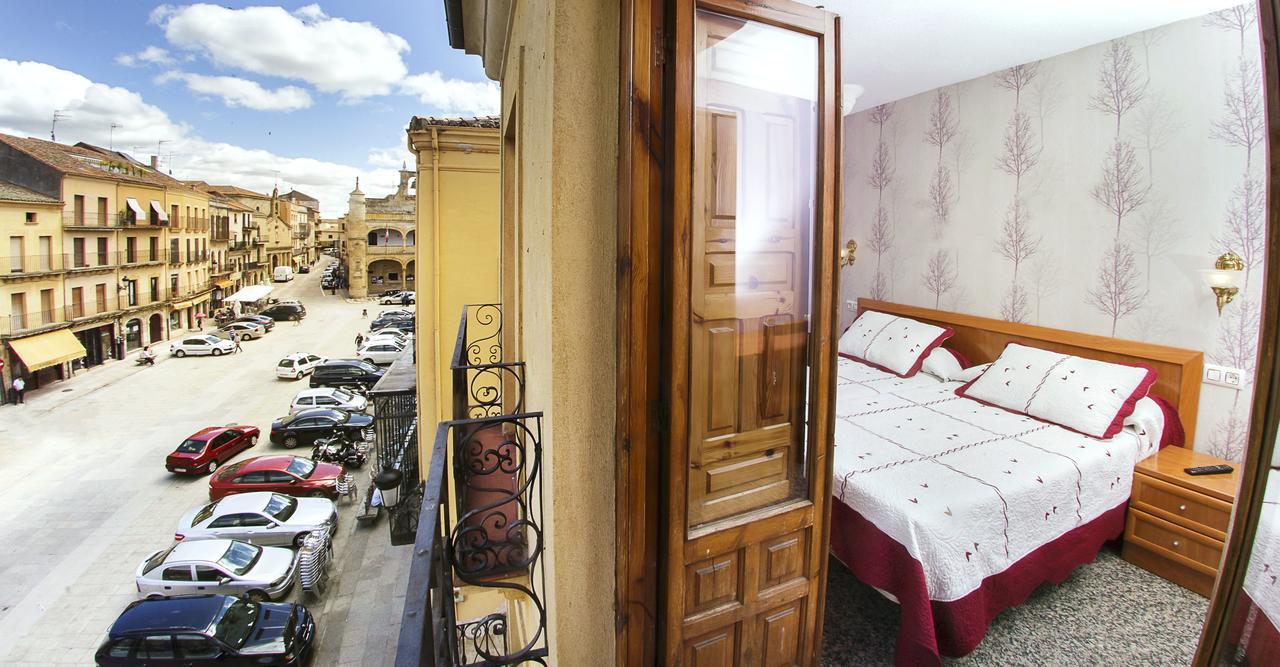 Hostal Plaza Ciudad-Rodrigo Екстериор снимка